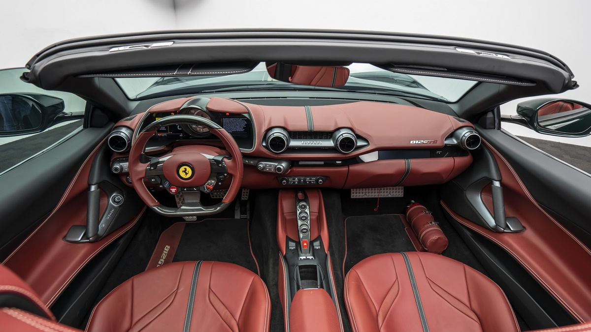 2021 Ferrari 812 GTS, 8/18
