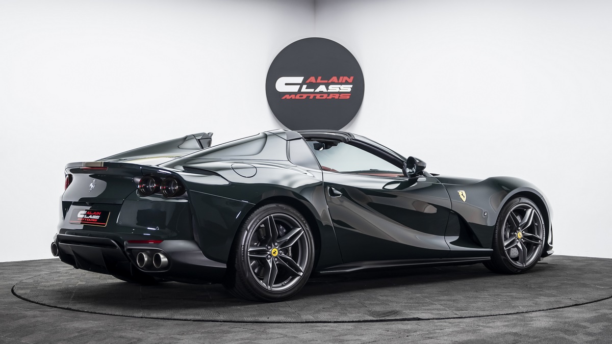 2021 Ferrari 812 GTS, 11/18