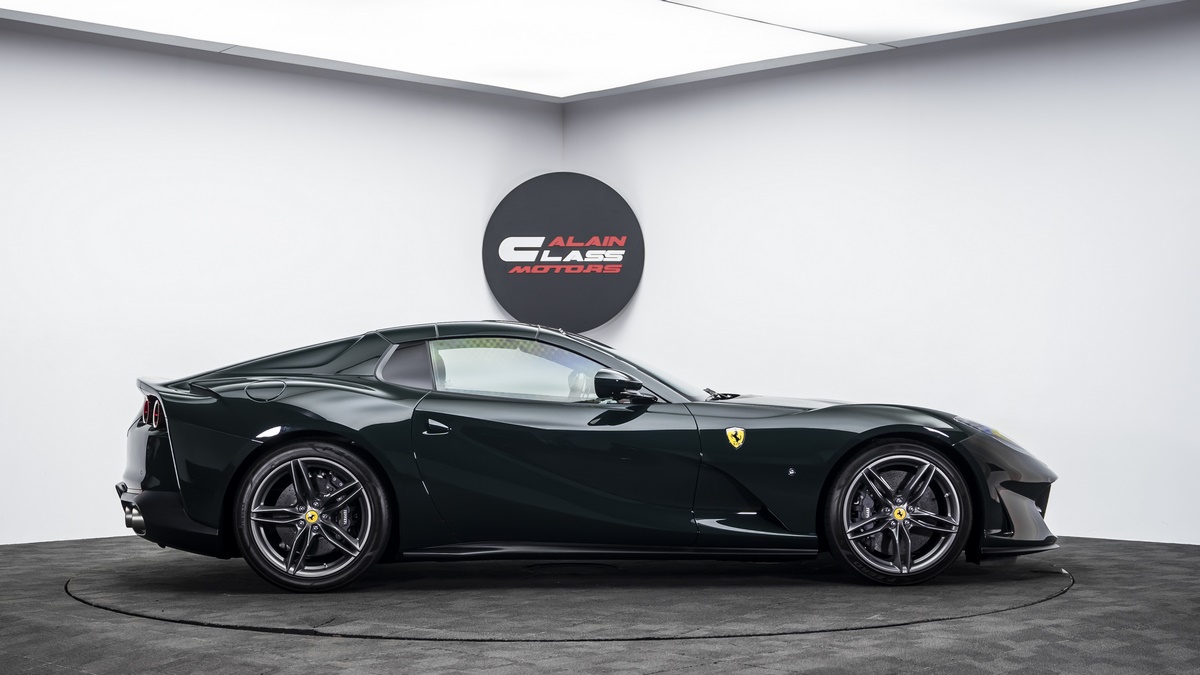 2021 Ferrari 812 GTS, 17/18