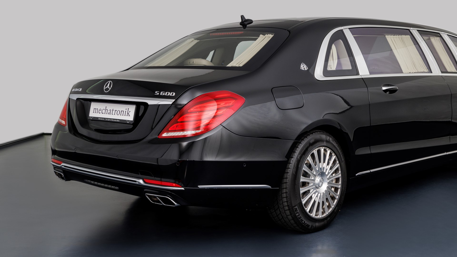 2016 MERCEDES-MAYBACH S600 PULLMAN, 3/19