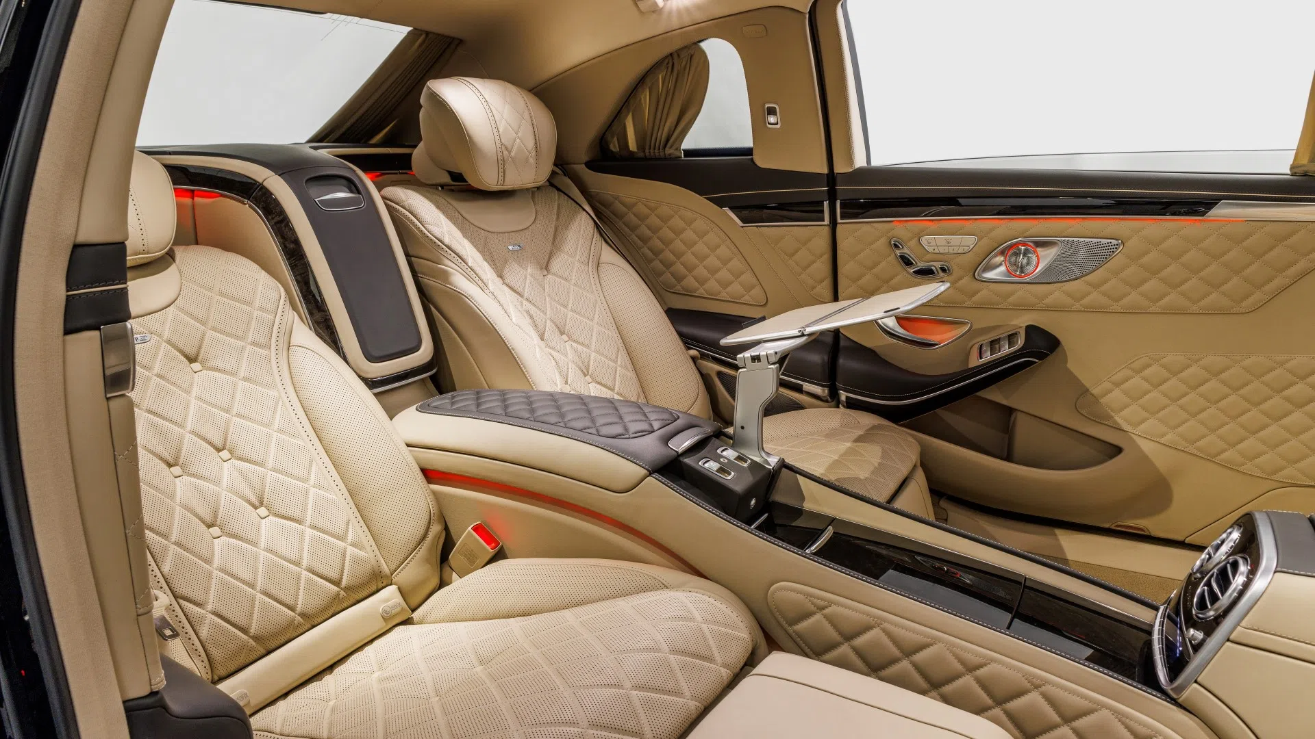 2016 Mercedes-Maybach S600 Pullman interior, seats