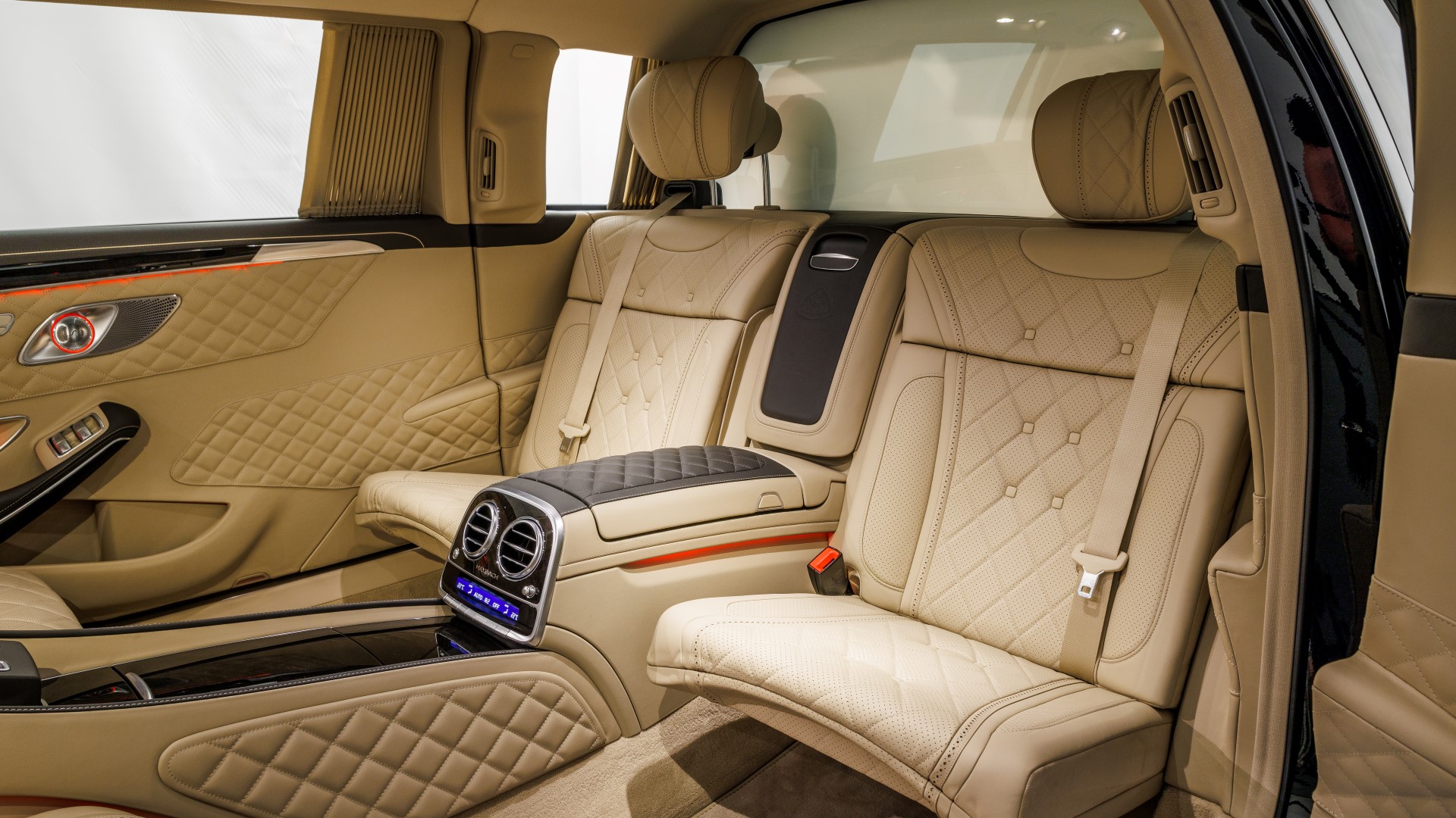 2016 MERCEDES-MAYBACH S600 PULLMAN, 7/19