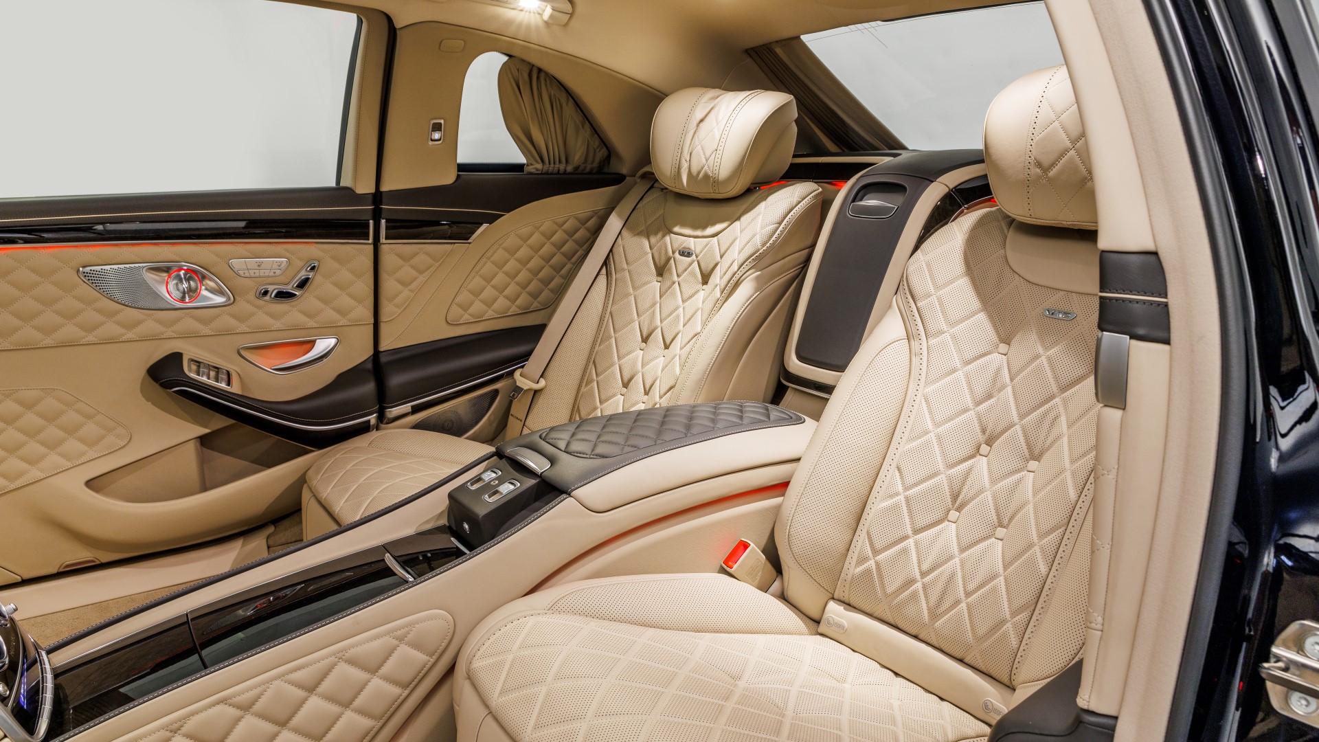 2016 MERCEDES-MAYBACH S600 PULLMAN, 8/19