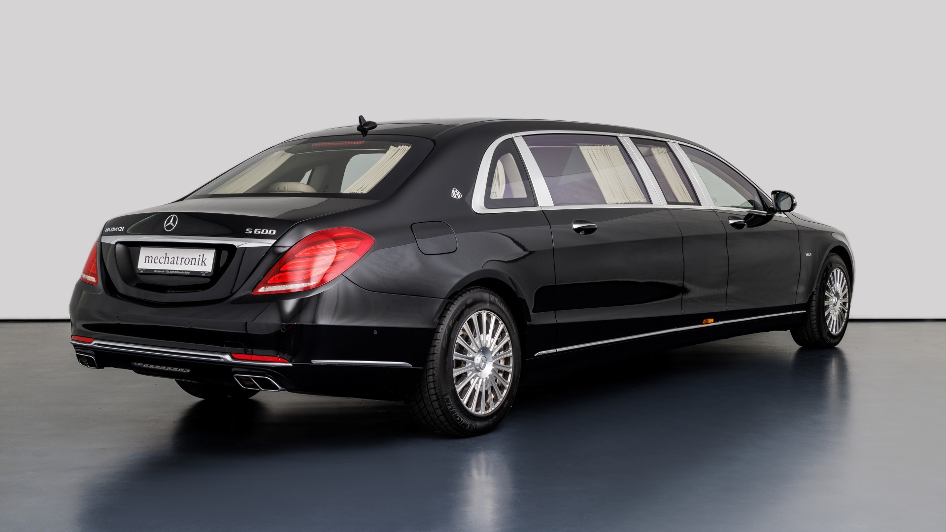 2016 MERCEDES-MAYBACH S600 PULLMAN, 18/19