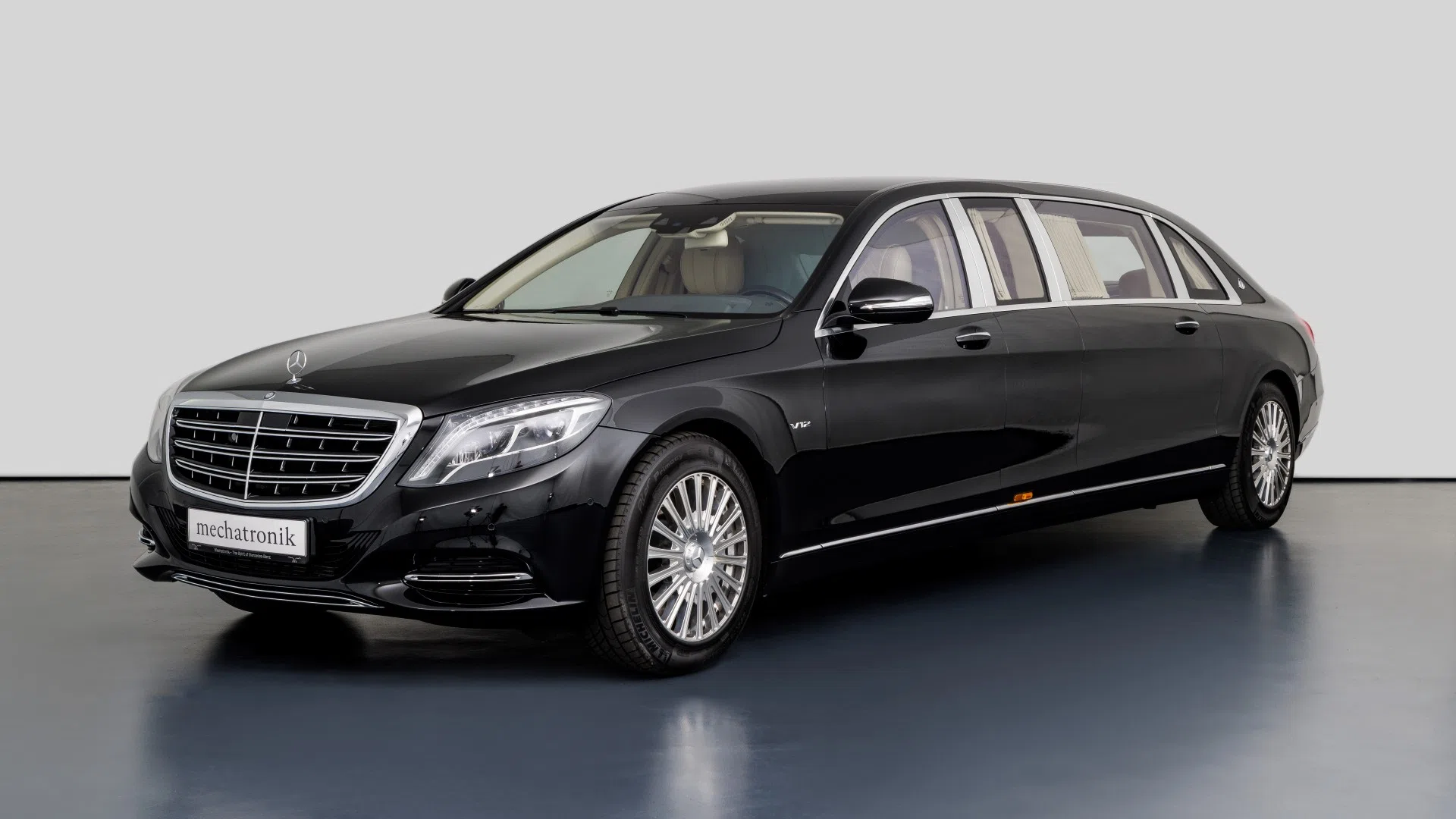 2016 Mercedes-Maybach S600 Pullman for sale, exterior