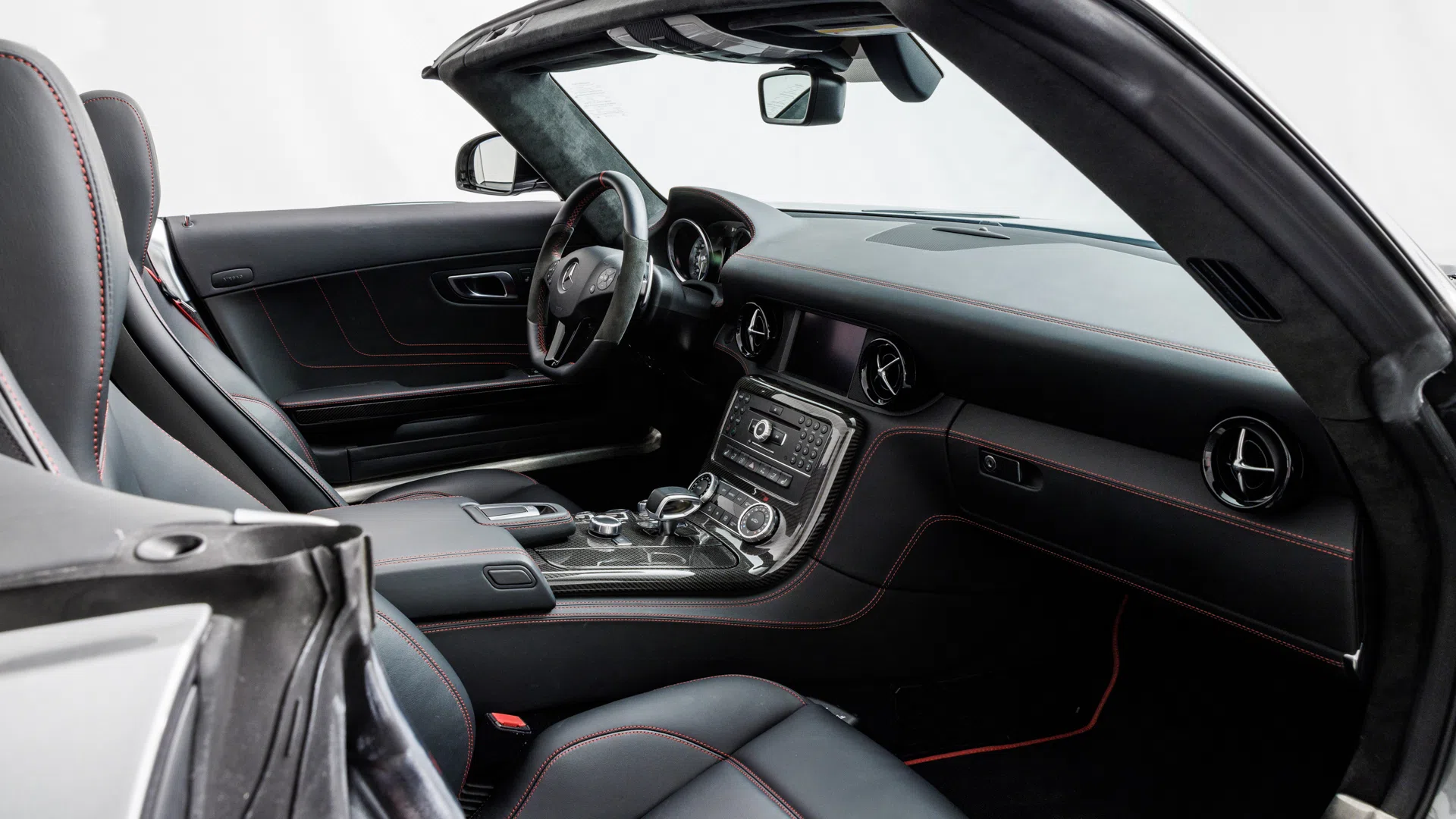 2014 Mercedes-Benz SLS AMG GT Roadster interior