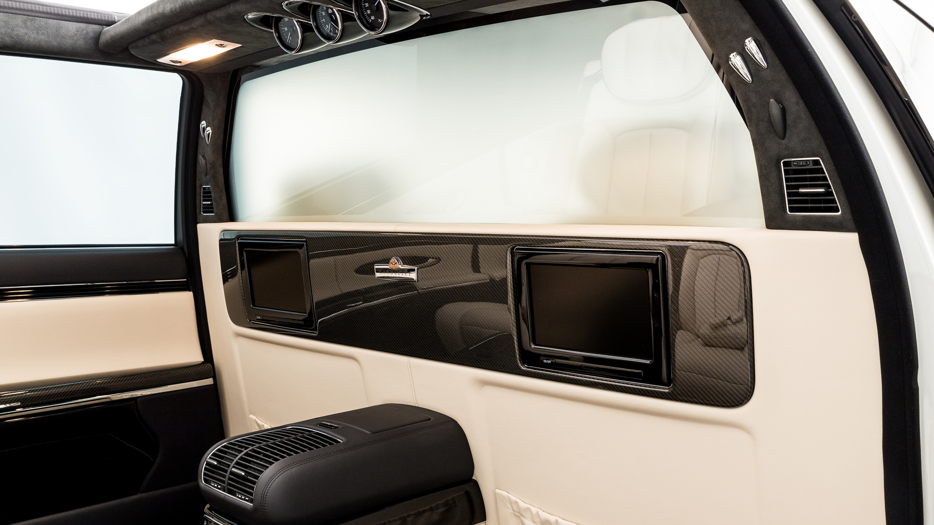 2009 MAYBACH 62S LANDAULET, 24/25
