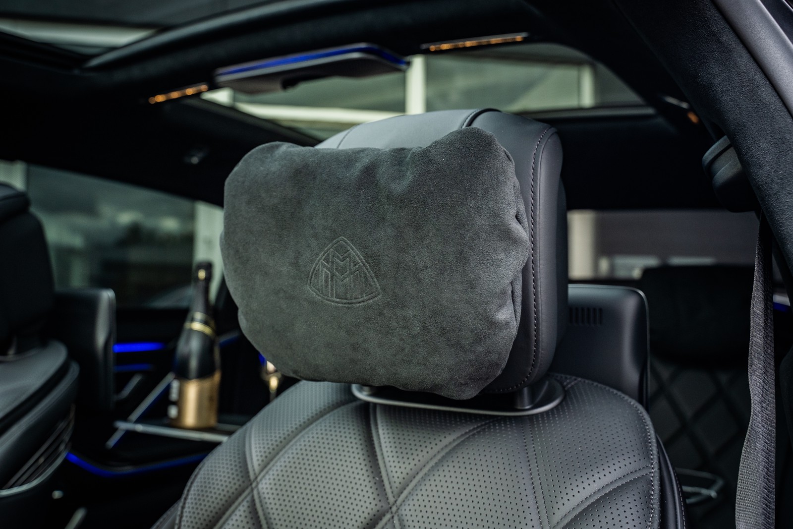 2022 Mercedes Benz MAYBACH S580 4MATIC, 6/10