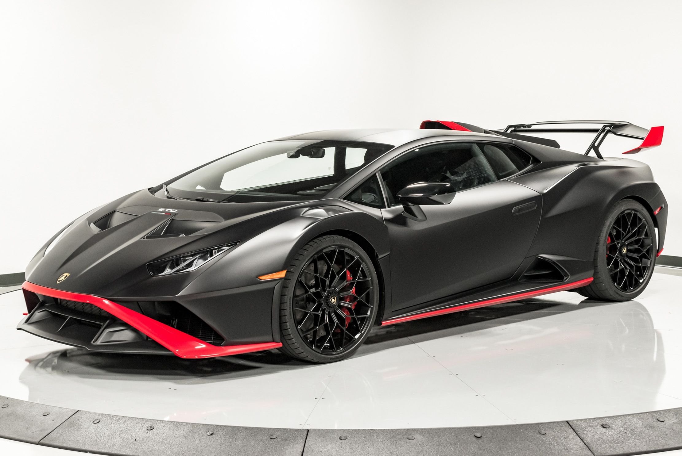 2022 Lamborghini Huracan STO