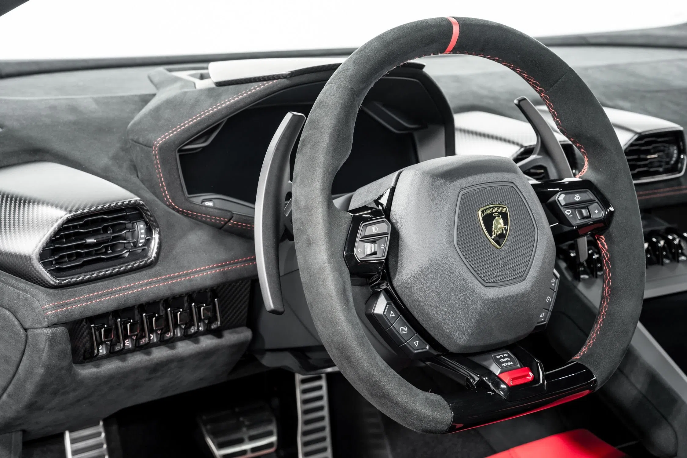 2021 Lamborghini Huracan STO interior