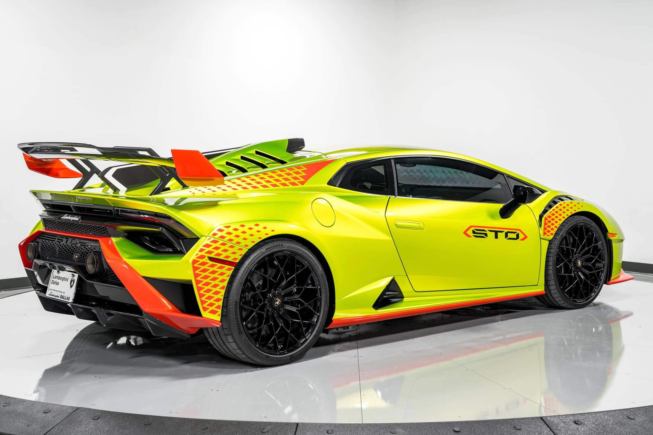 2022 Lamborghini Huracan STO, 3/21