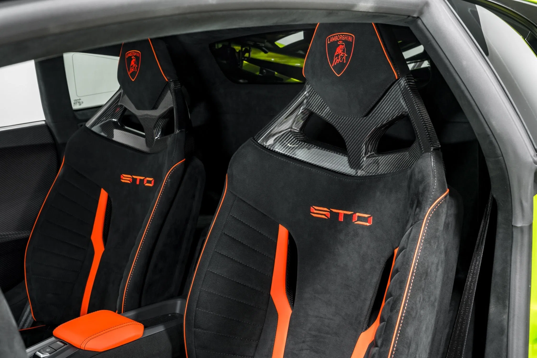 2022 Lamborghini Huracan STO interior, seats