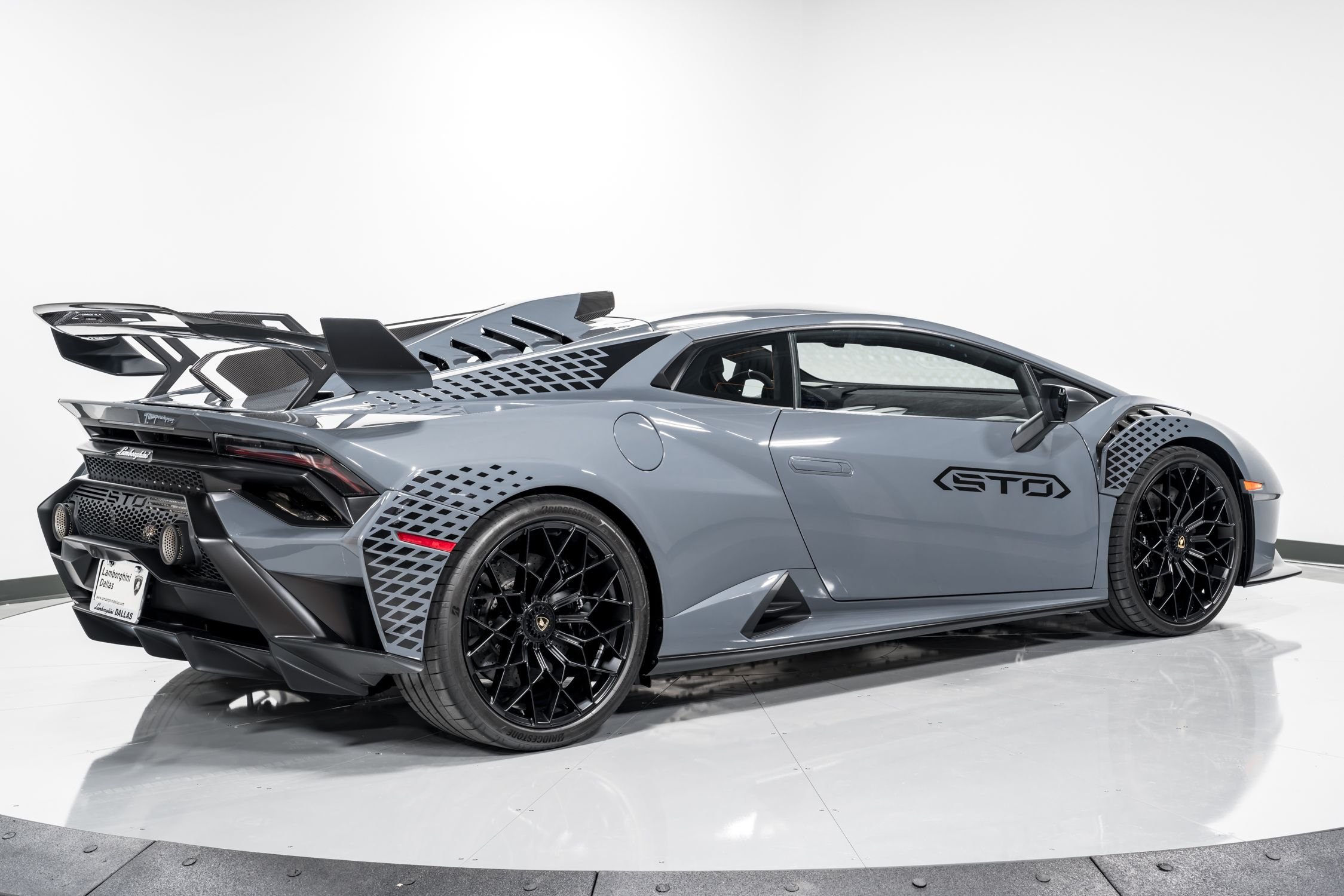 2022 Lamborghini Huracan STO, 2/20