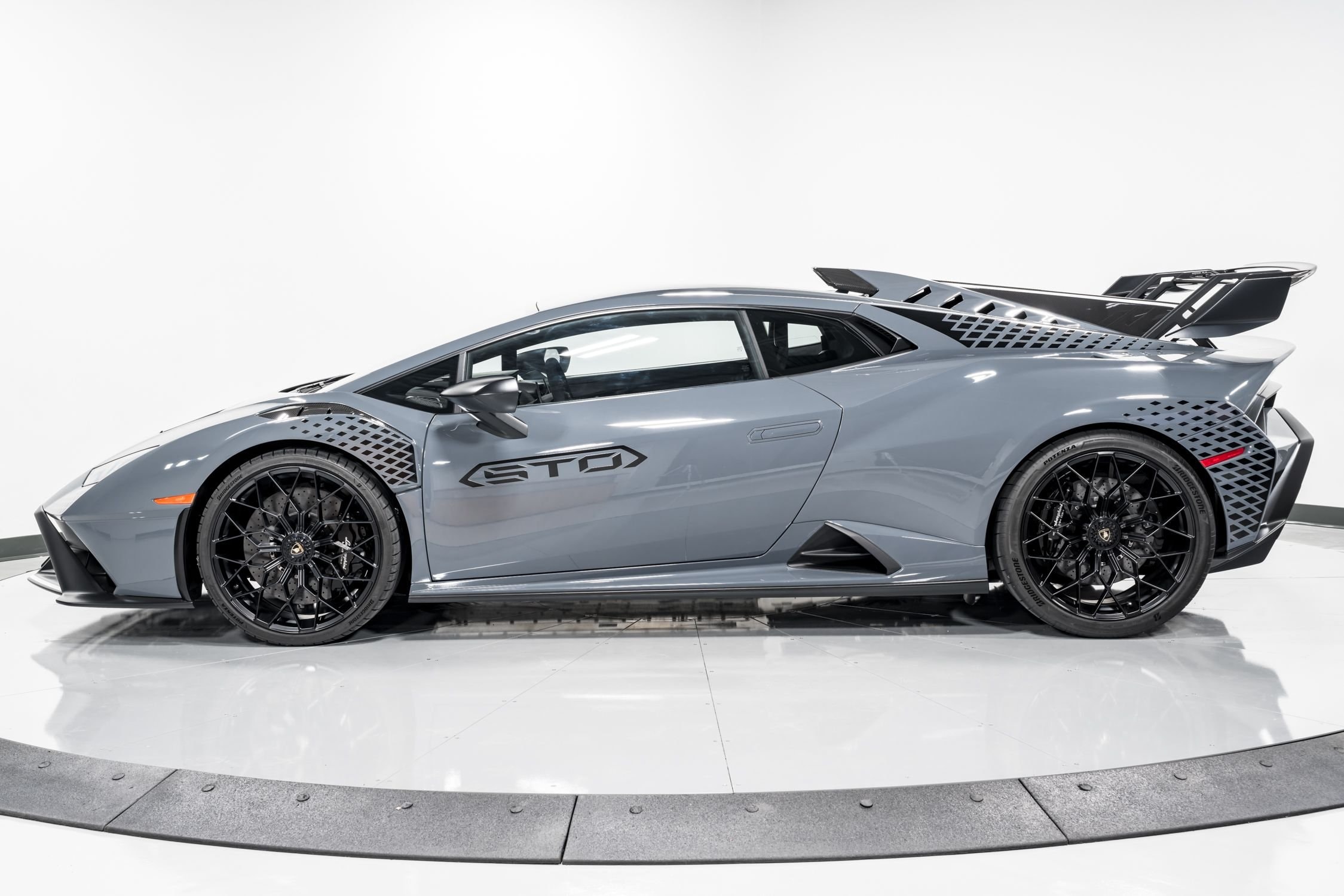 2022 Lamborghini Huracan STO, 3/20