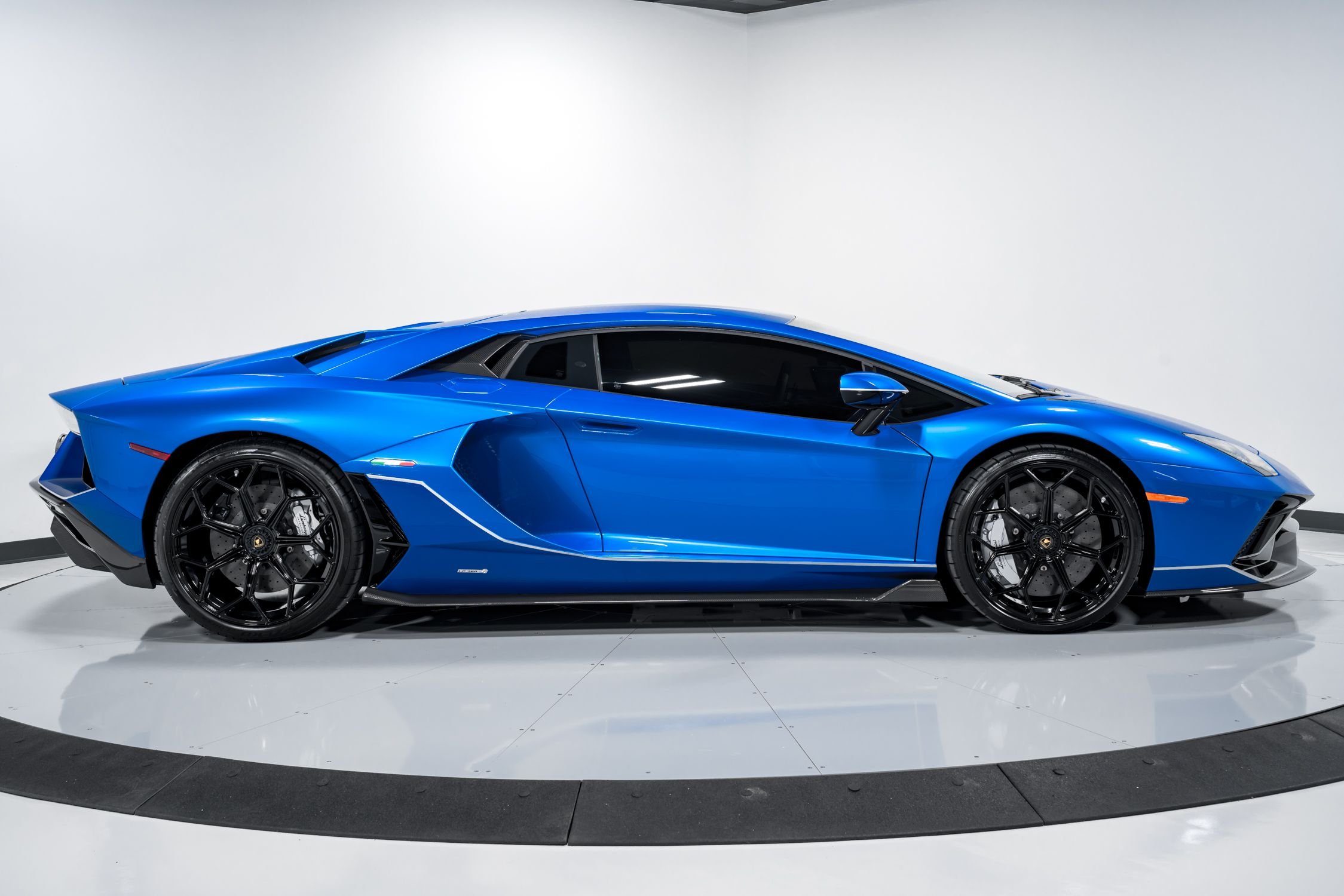 2022 Lamborghini Aventador Ultimae, 11/13