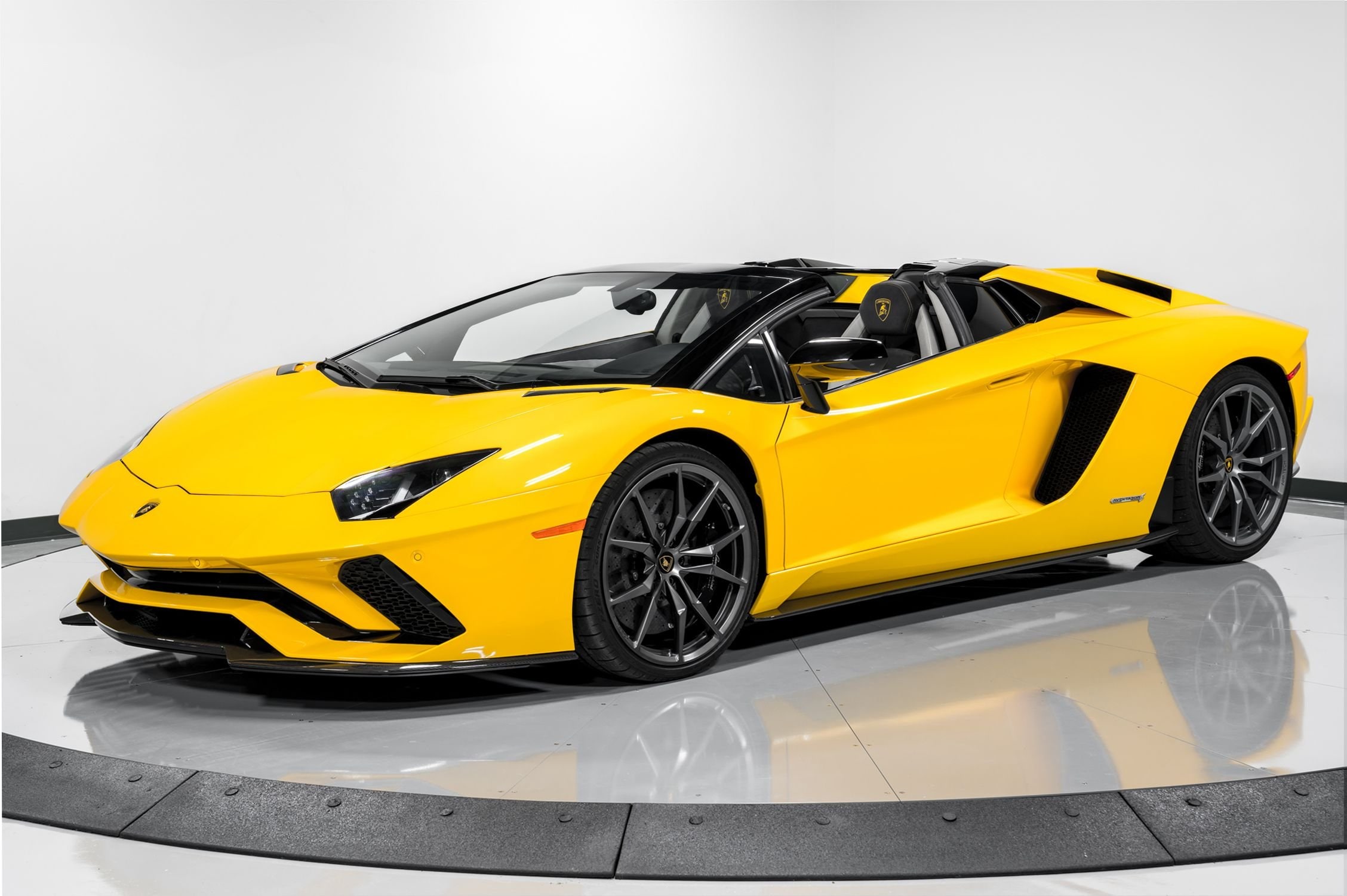 2018 Lamborghini Aventador S Roadster, 21/32