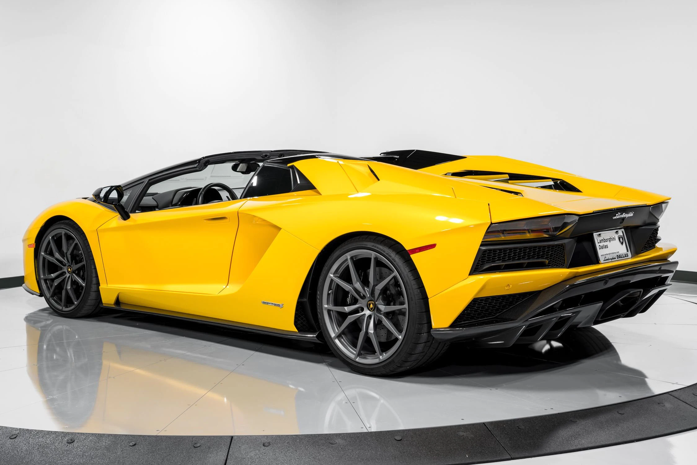 2018 Lamborghini Aventador S Roadster, 23/32