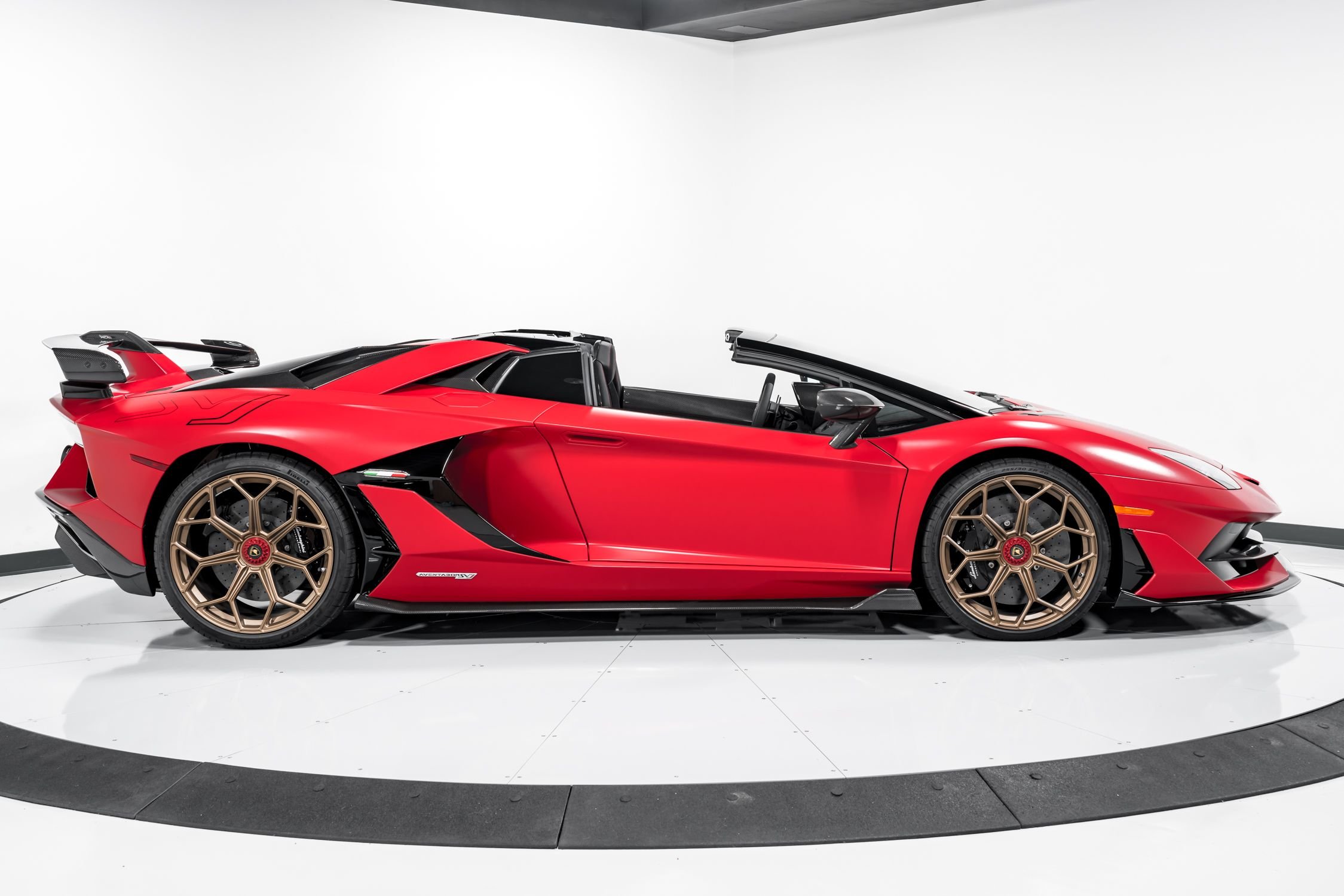 2021 Lamborghini Aventador SVJ Roadster, 12/13