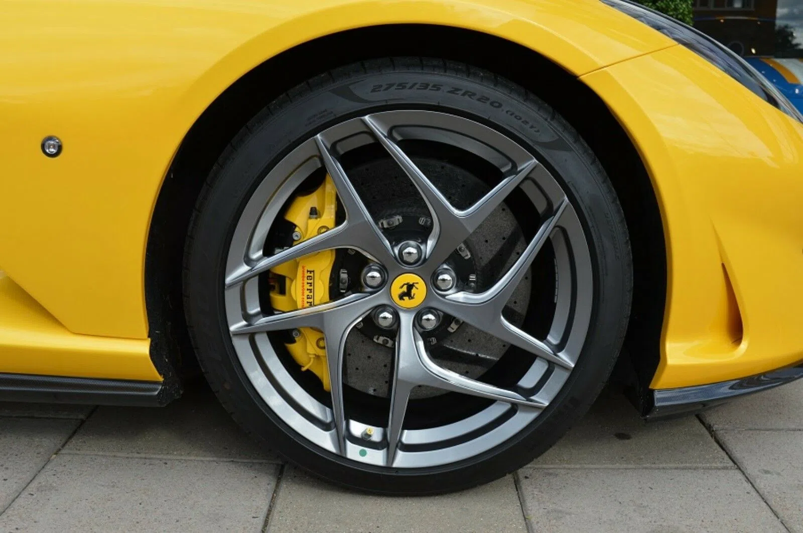 2018 Ferrari 812 Superfast wheel