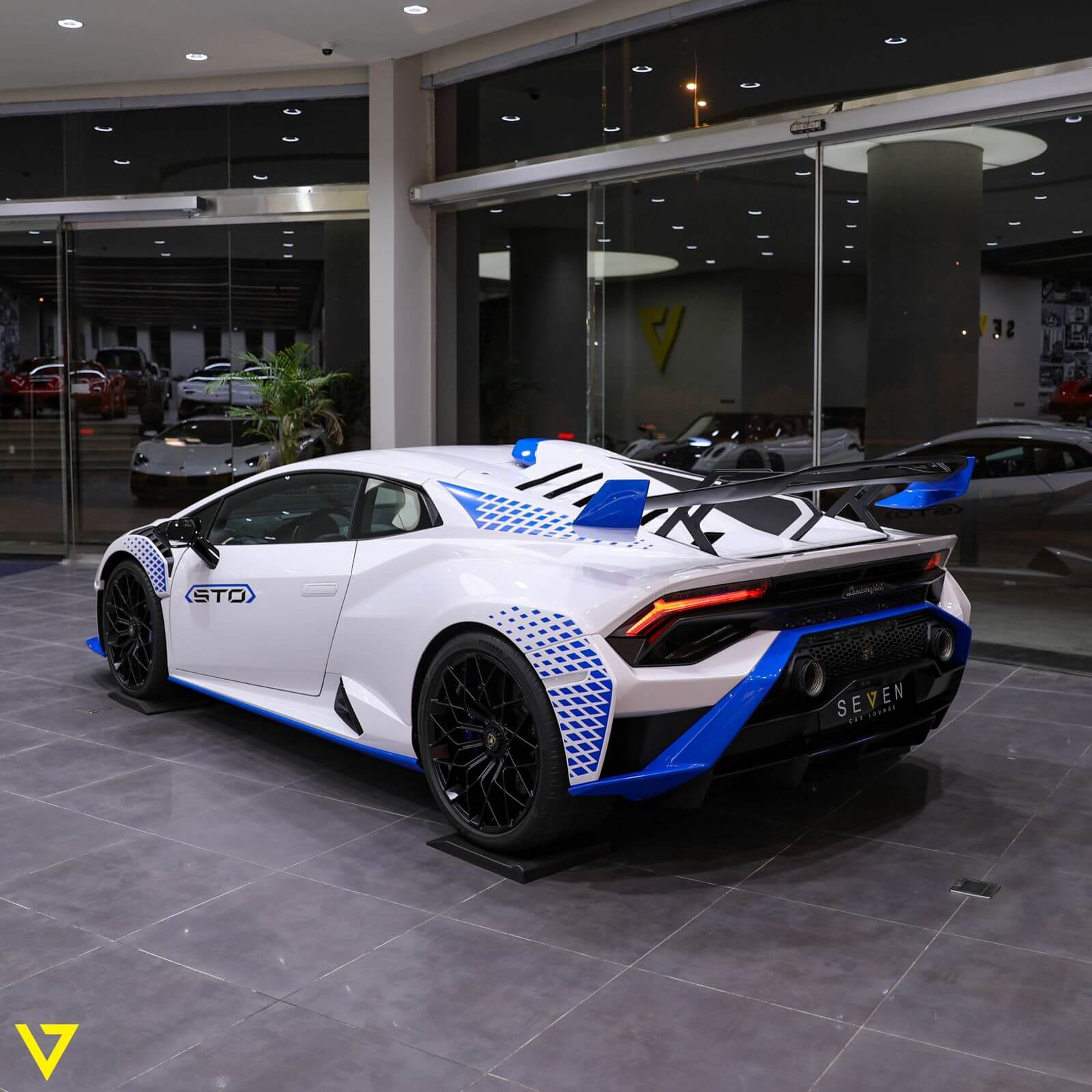2022 LAMBORGHINI HURACAN STO, 11/15