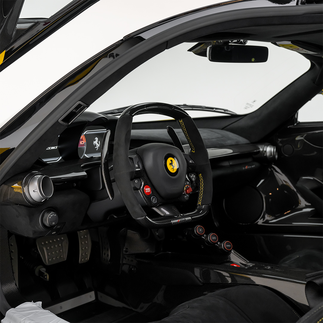 2015 FERRARI LAFERRARI, 4/21