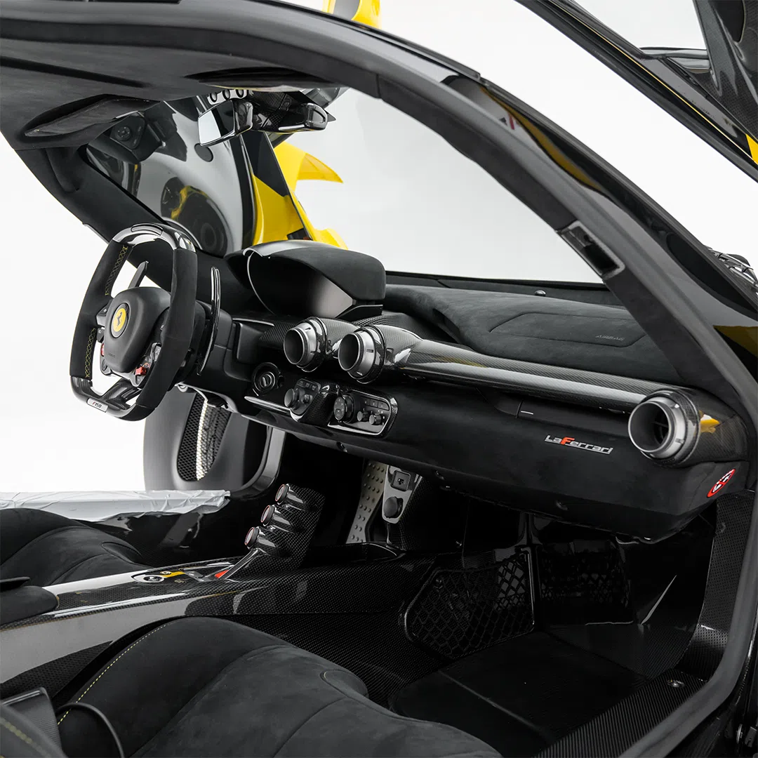 2015 Ferrari LaFerrari interior