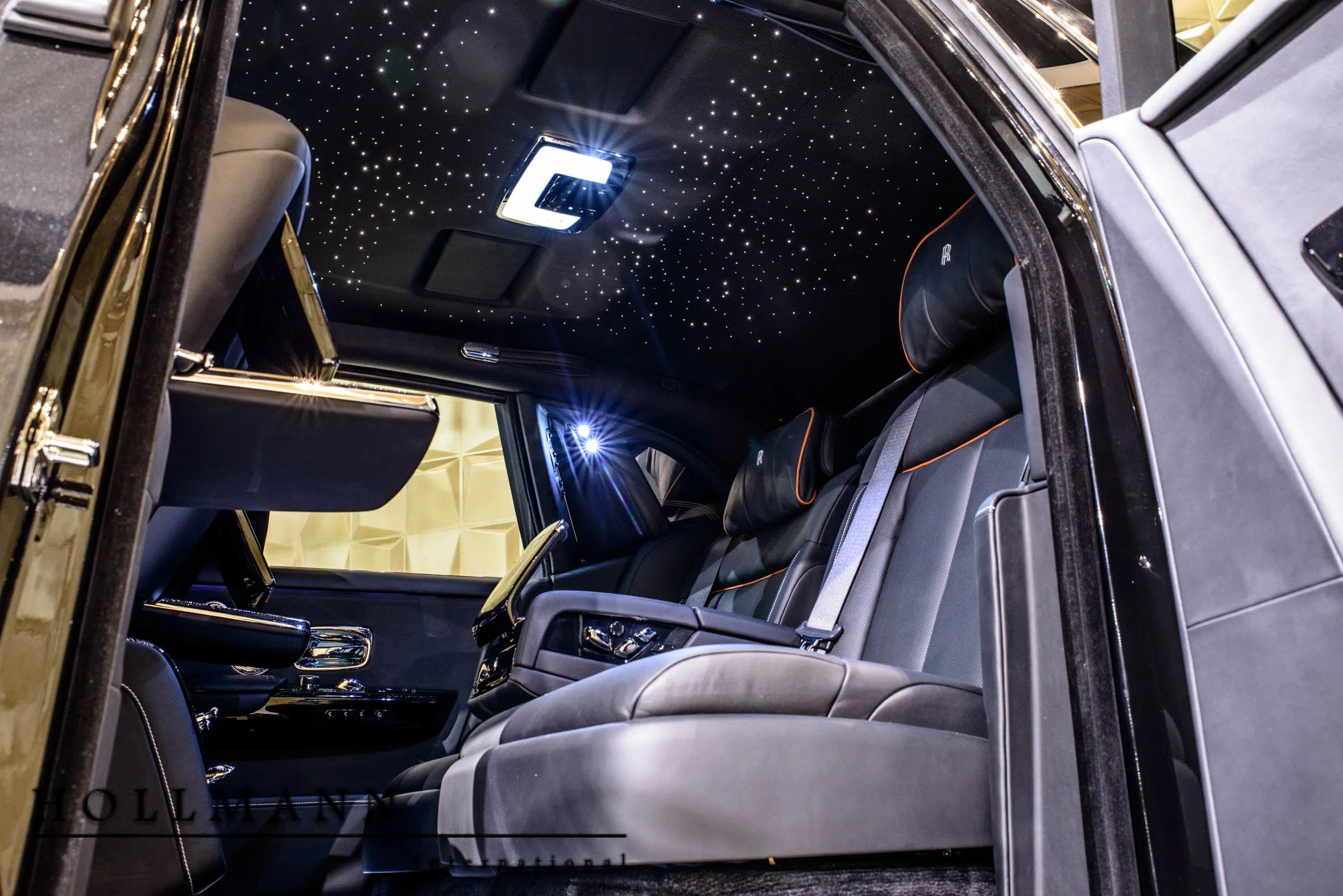 2018 Mansory Phantom VIII interior, seats, Black / Armagnac Lining