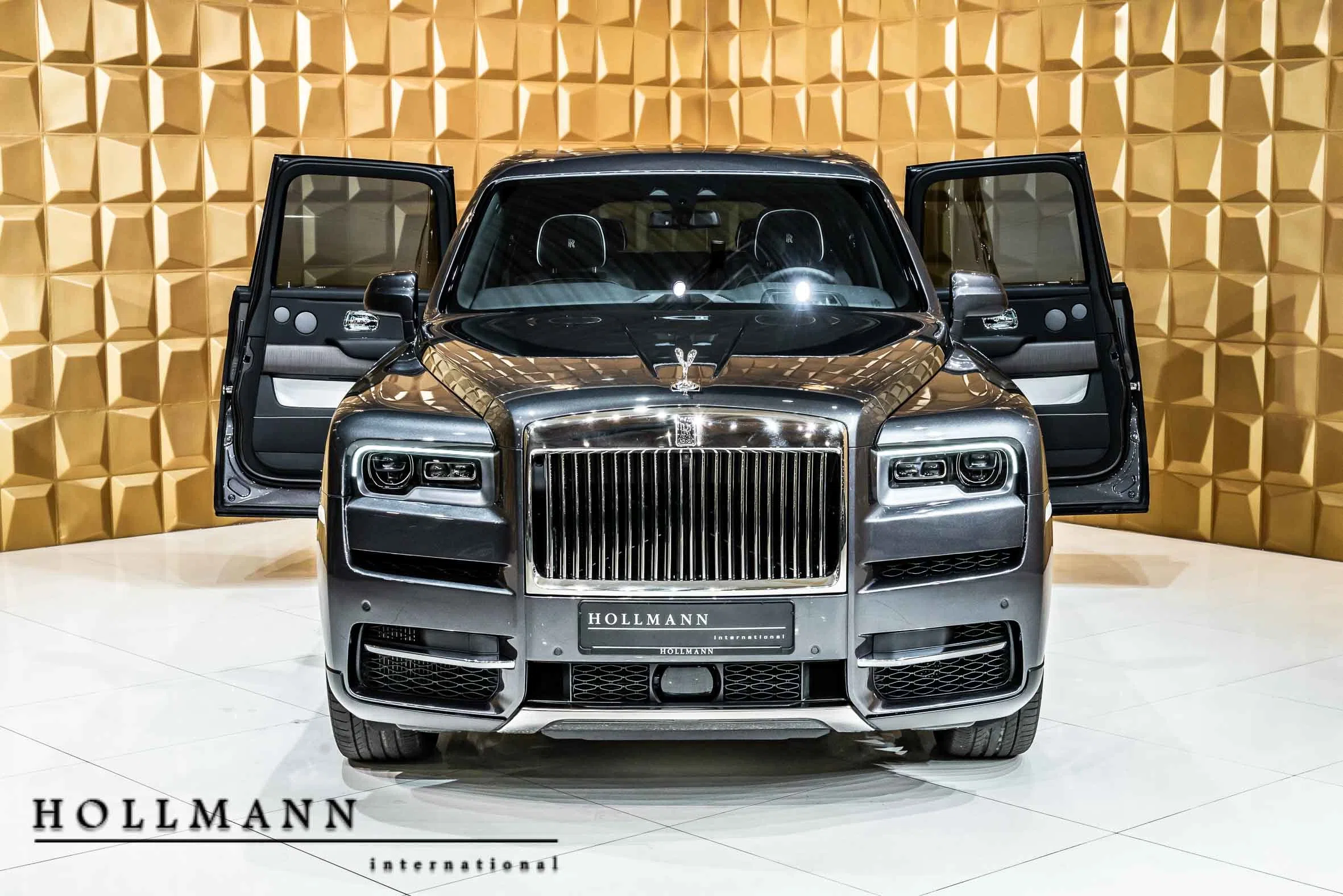 2019 Rolls-Royce Cullinan for sale, exterior, Grey