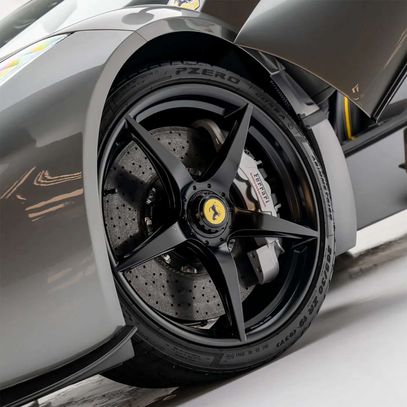 2017 Ferrari LaFerrari Aperta wheel