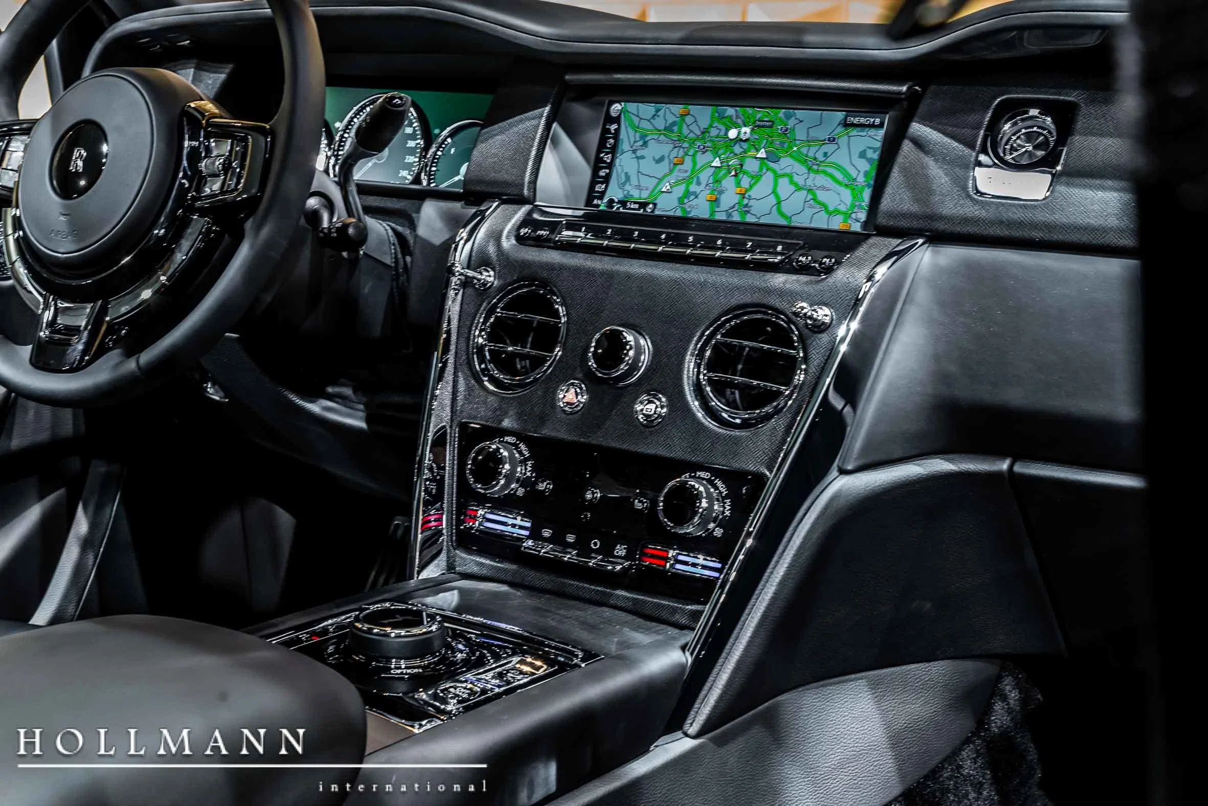 2019 Rolls-Royce Cullinan interior, dashboard, Black Leather Interior