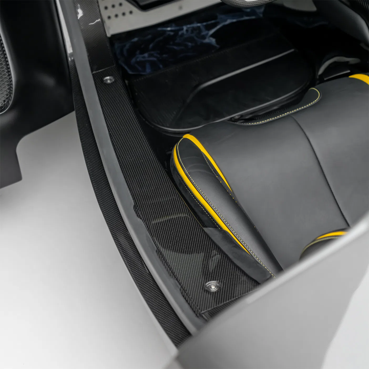 2017 Ferrari LaFerrari Aperta interior, door panel