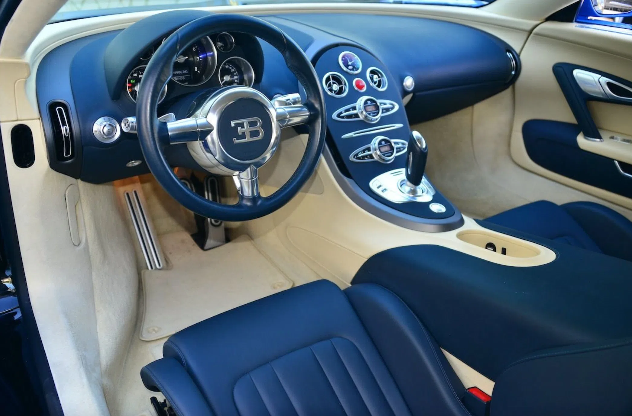 2008 Bugatti Veyron 16.4 interior, dashboard, Beige, Full leather