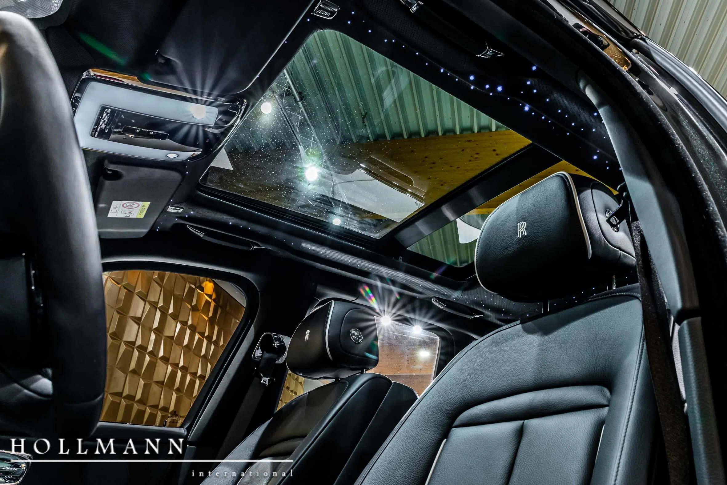 2019 Rolls-Royce Cullinan interior, door panel, Black Leather Interior