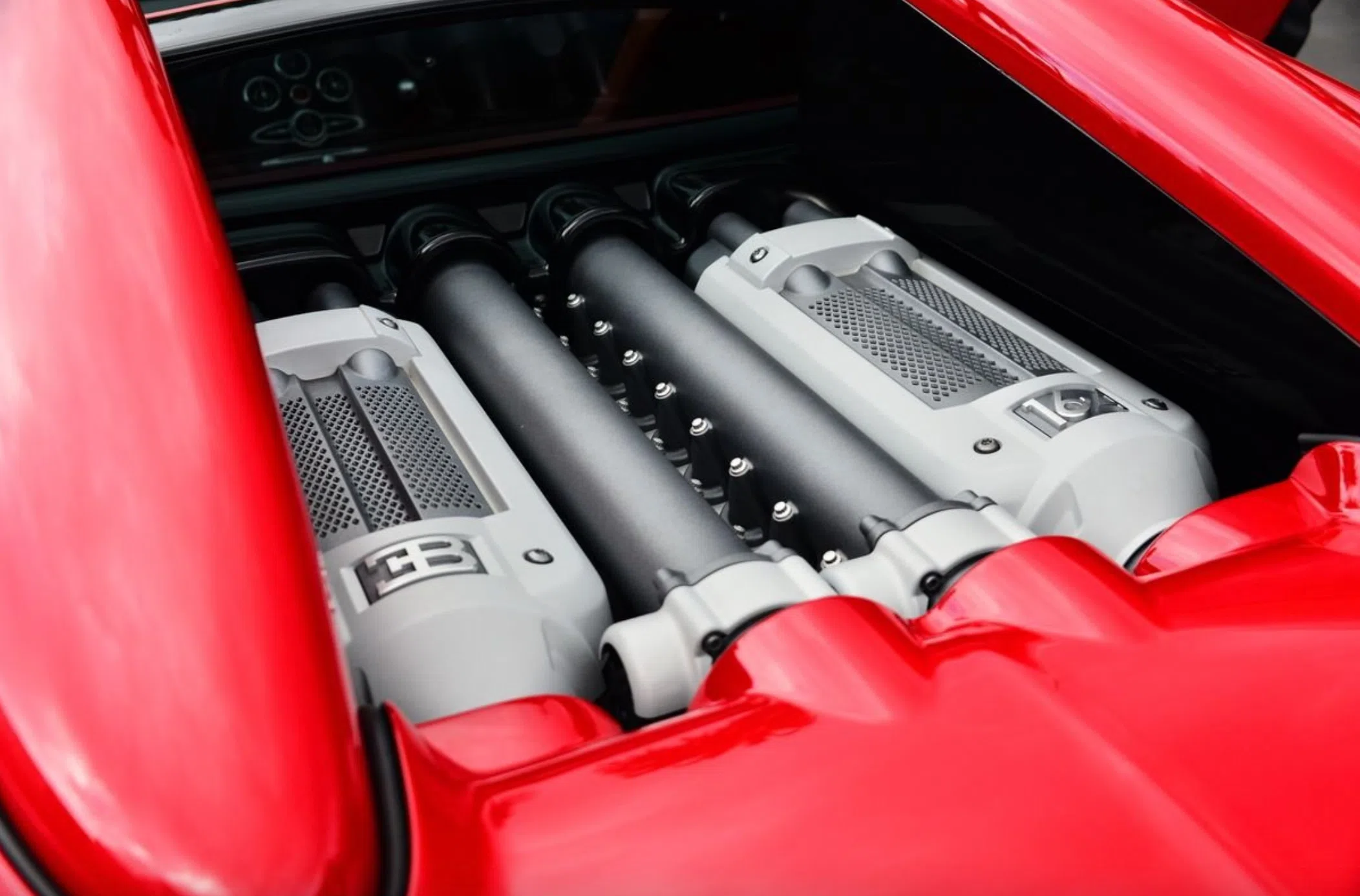 2012 Bugatti Veyron Grand Sport engine