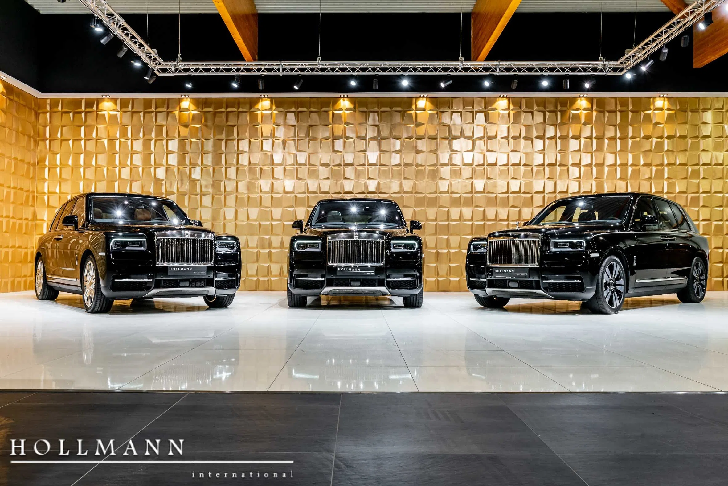 2019 Rolls-Royce Cullinan for sale, exterior, Grey