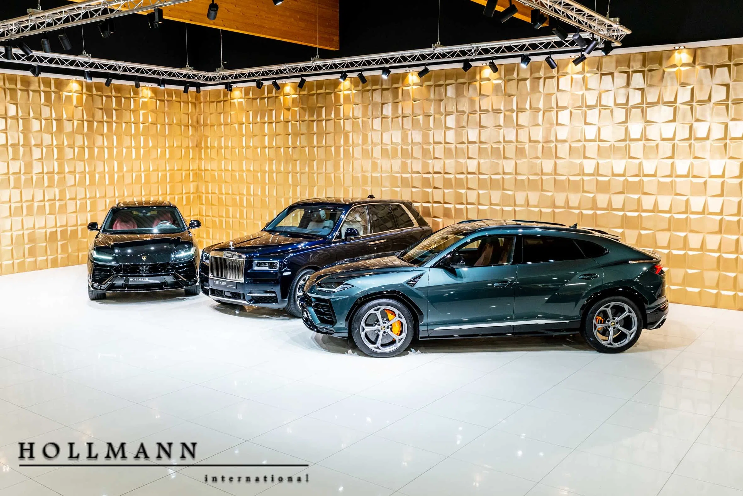 2019 Rolls-Royce Cullinan for sale, exterior, Grey
