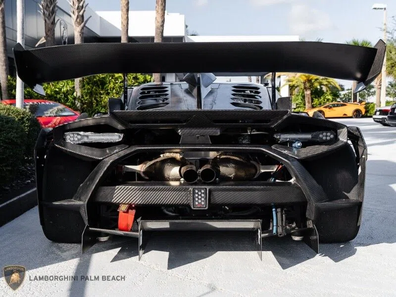 2020 Lamborghini Huracán Super Trofeo engine