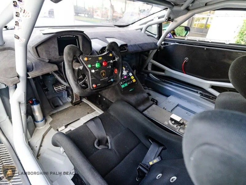 2020 Lamborghini Huracán Super Trofeo interior, dashboard