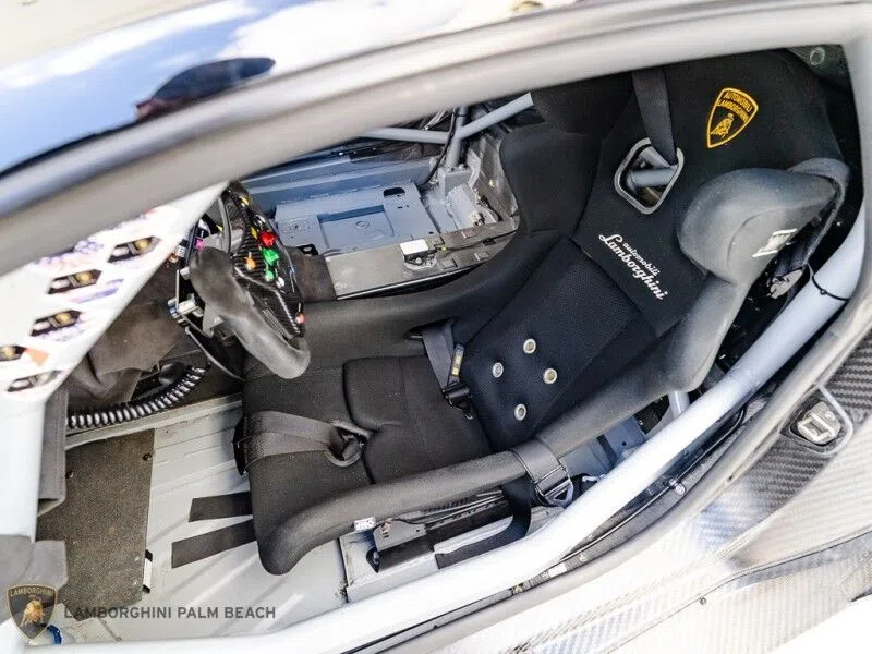 2020 Lamborghini Huracán Super Trofeo interior