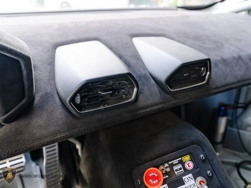 2020 Lamborghini Huracán Super Trofeo interior