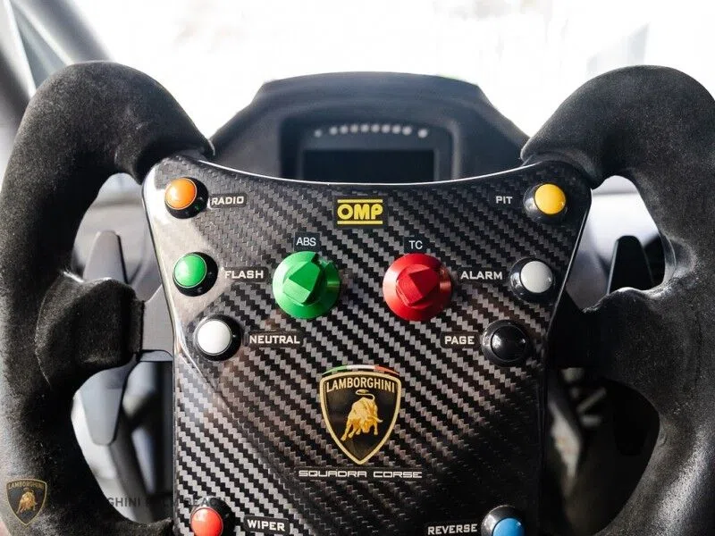 2020 Lamborghini Huracán Super Trofeo interior, steering wheel