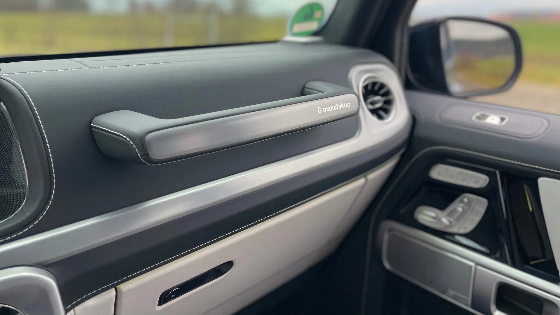 2021 BRABUS G 700 Widestar interior, door panel, Leder Nappa Platinweiß