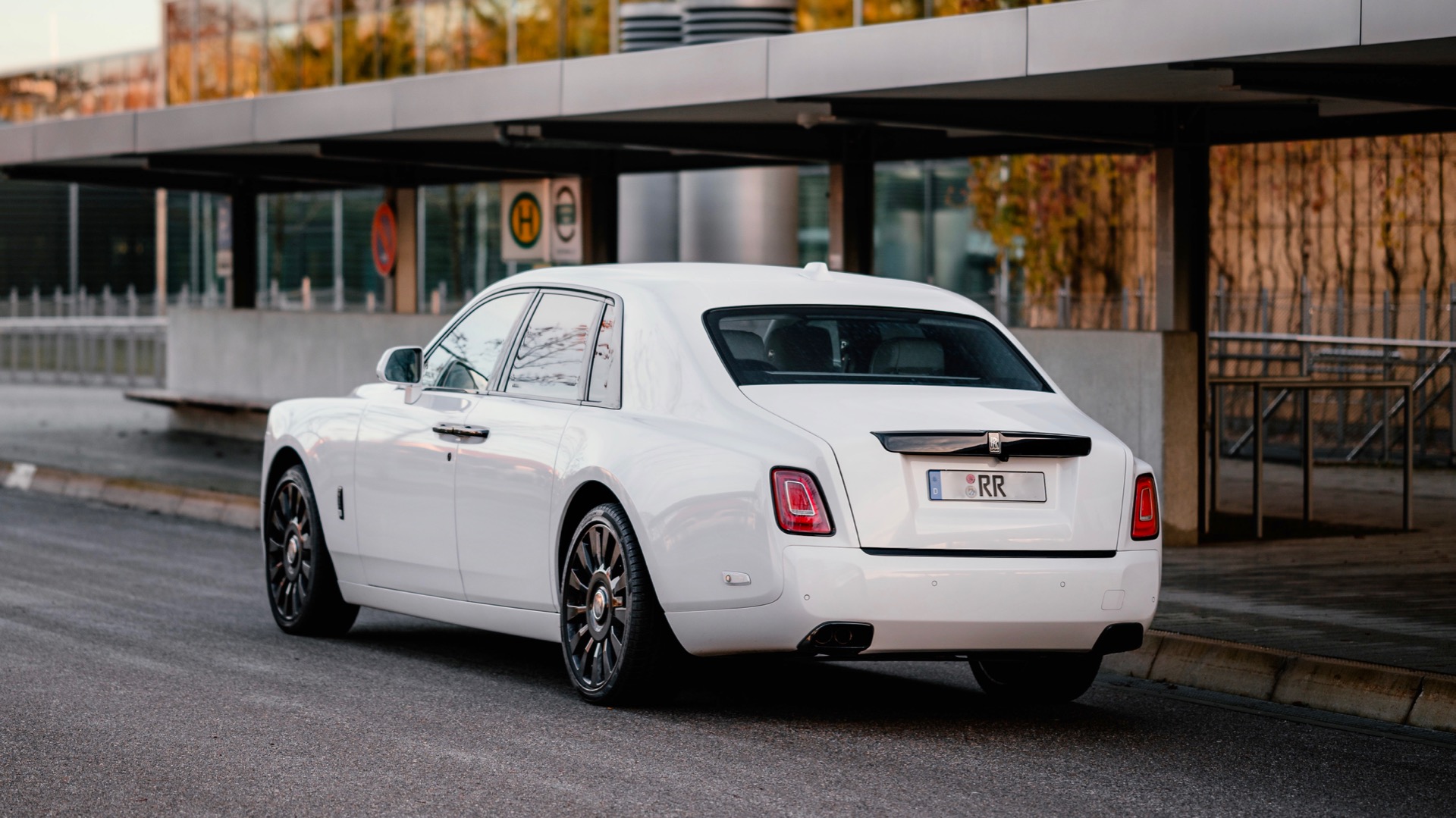 2020 Rolls Royce Phantom VIII, 2/19