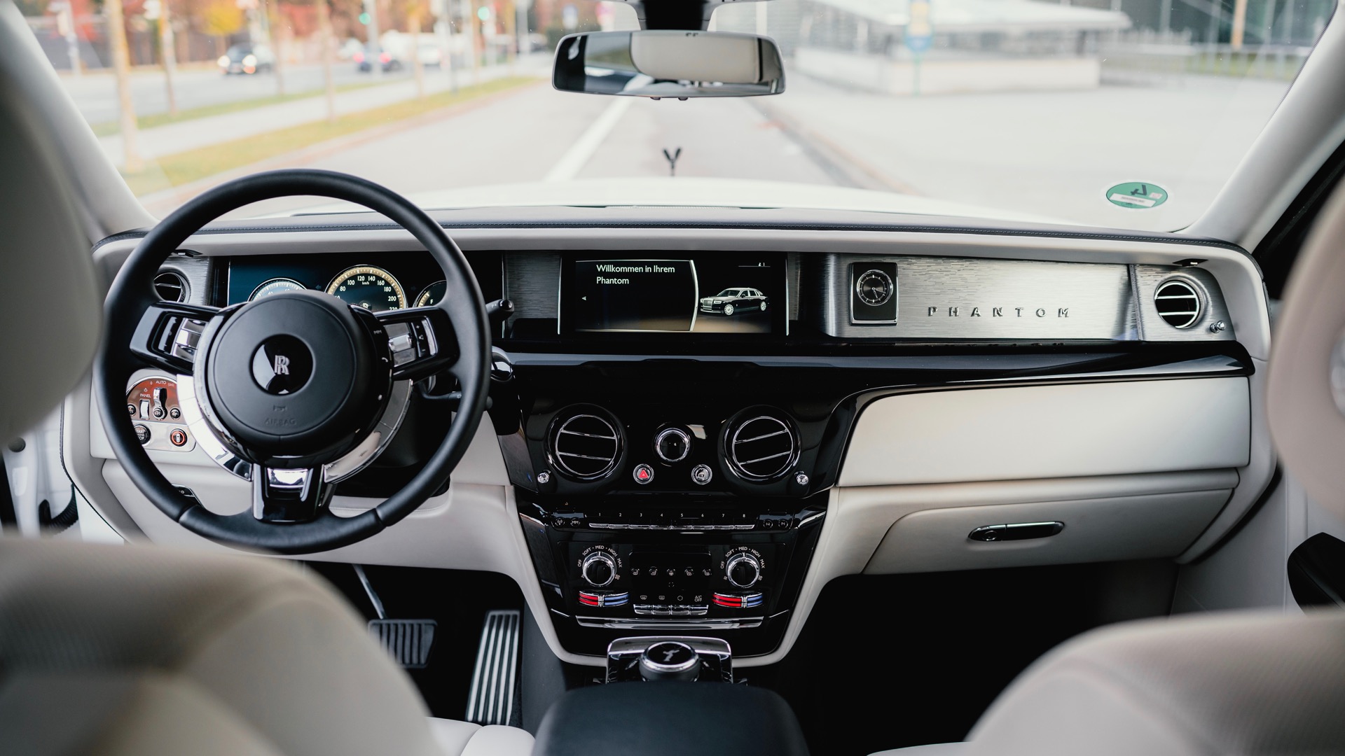 2020 Rolls Royce Phantom VIII, 10/19