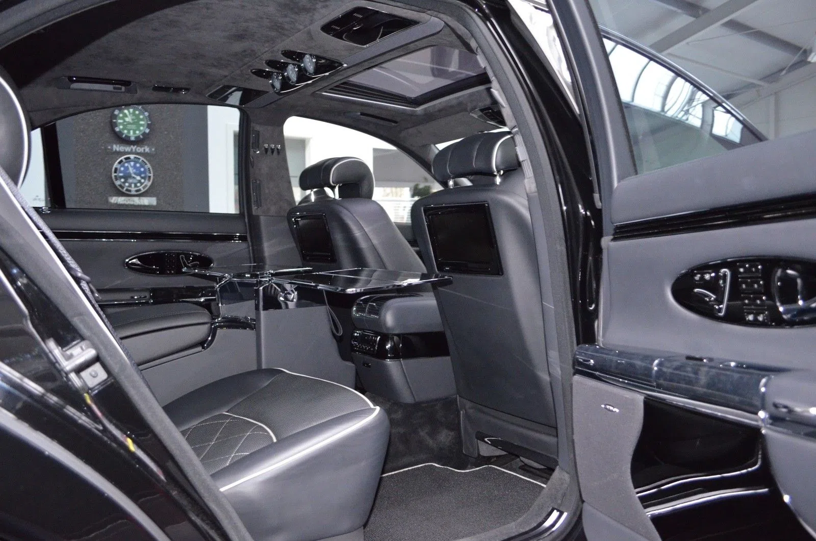 2008 Maybach 57 S Baltic Black interior, seats, Black