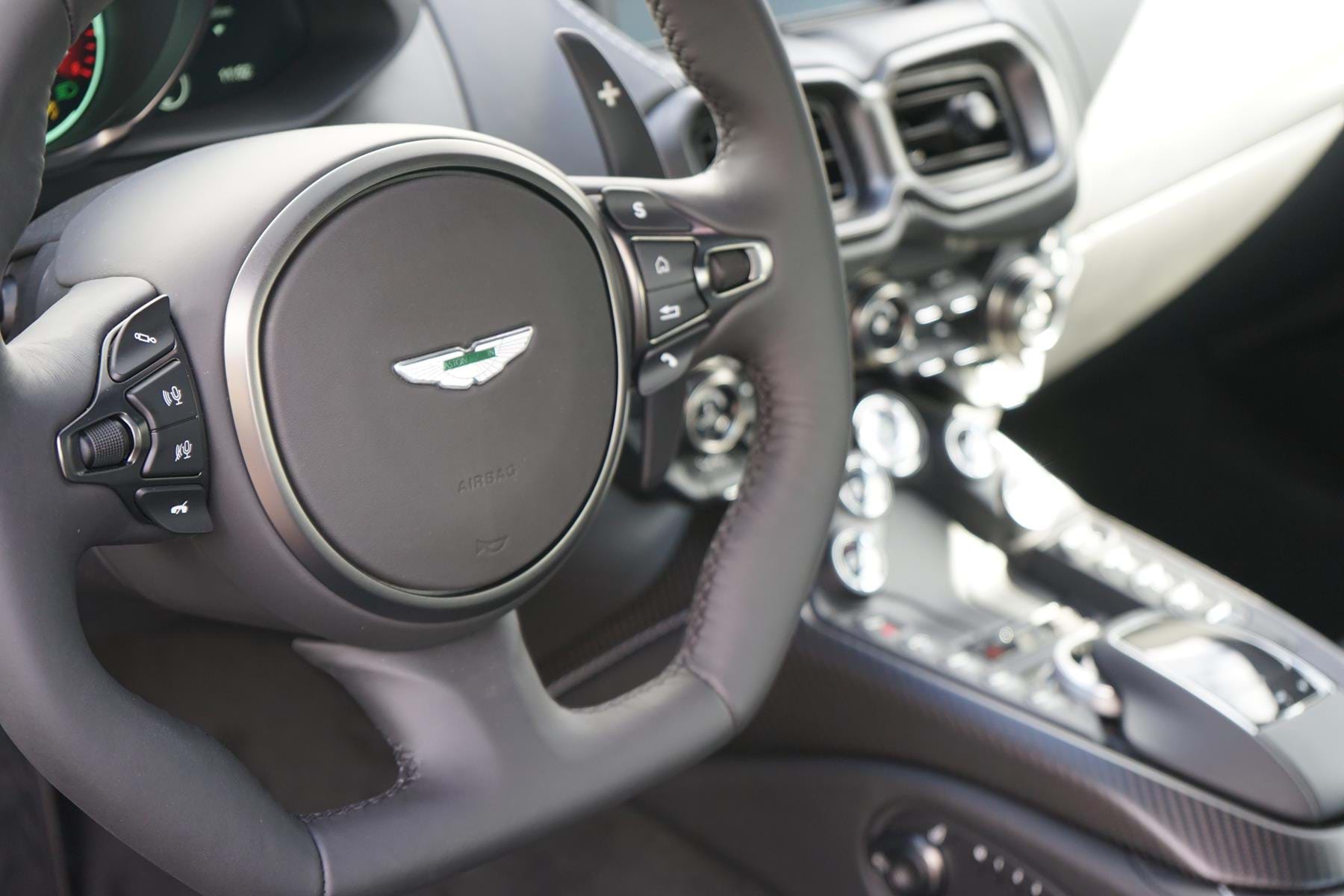 2019 Aston Martin Vantage V8, 3/16