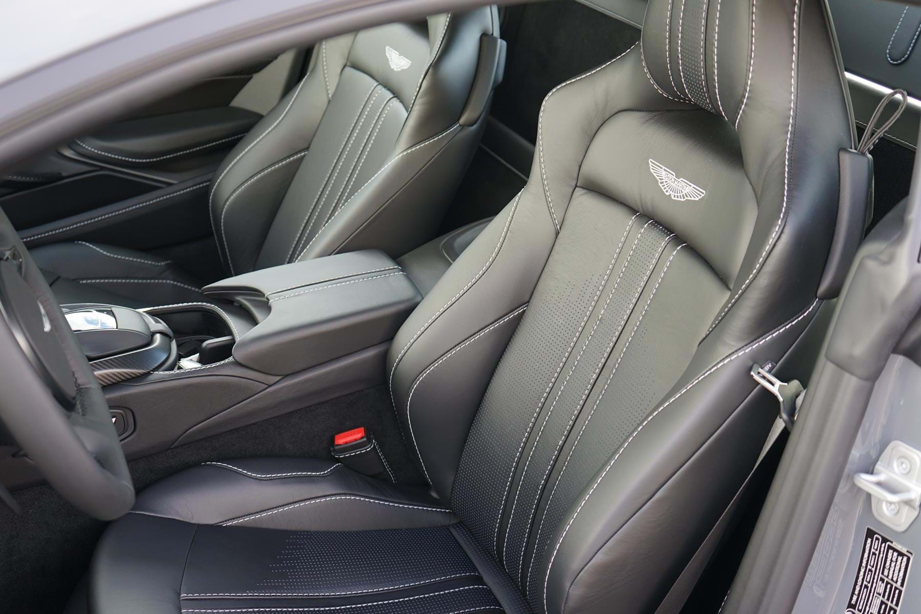 2019 Aston Martin Vantage V8, 5/16