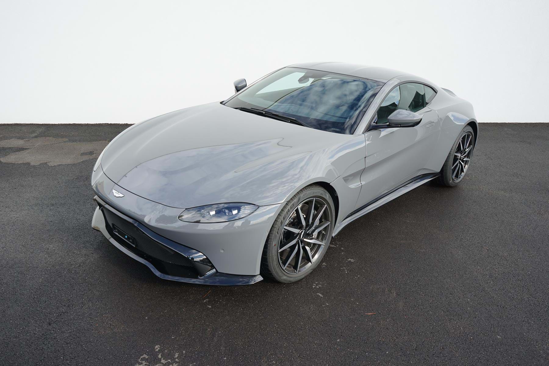 2019 Aston Martin Vantage V8, 6/16