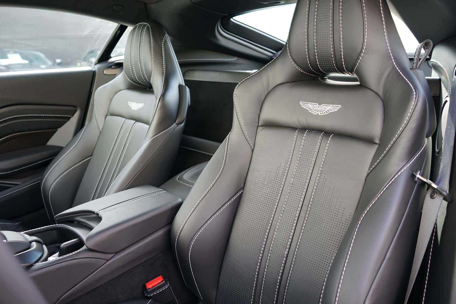 2019 Aston Martin Vantage V8, 11/16