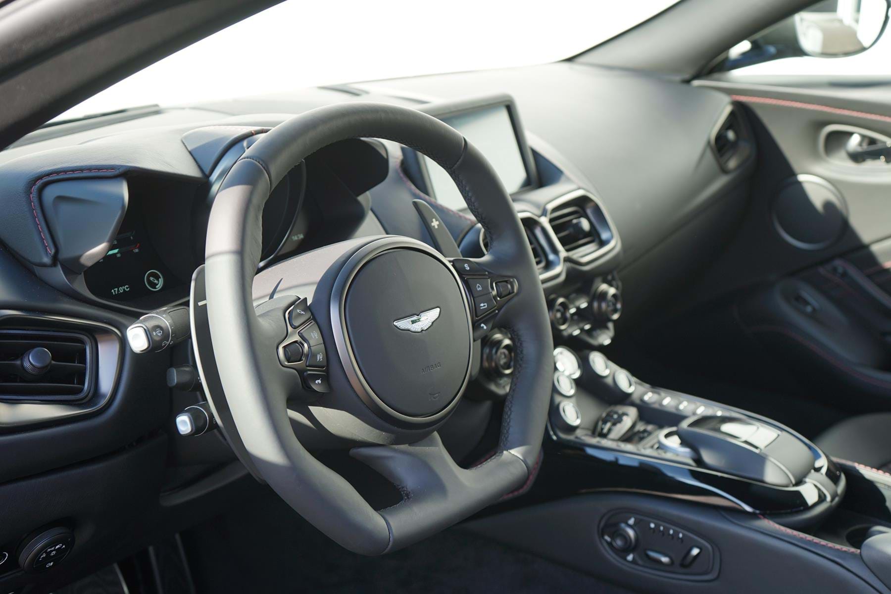 2019 Aston Martin Vantage V8, 3/10